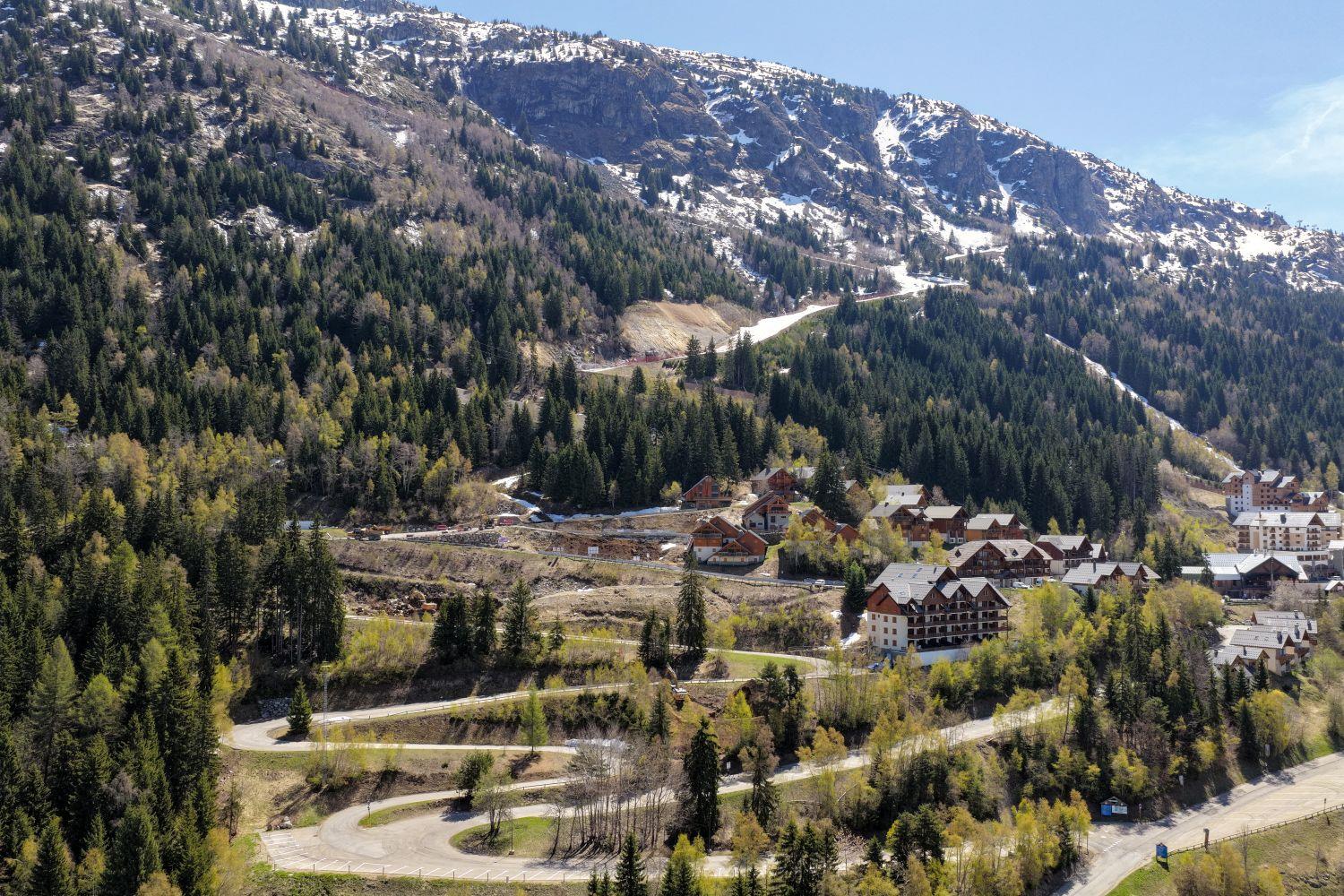 vue-travaux-en-cours-oisans